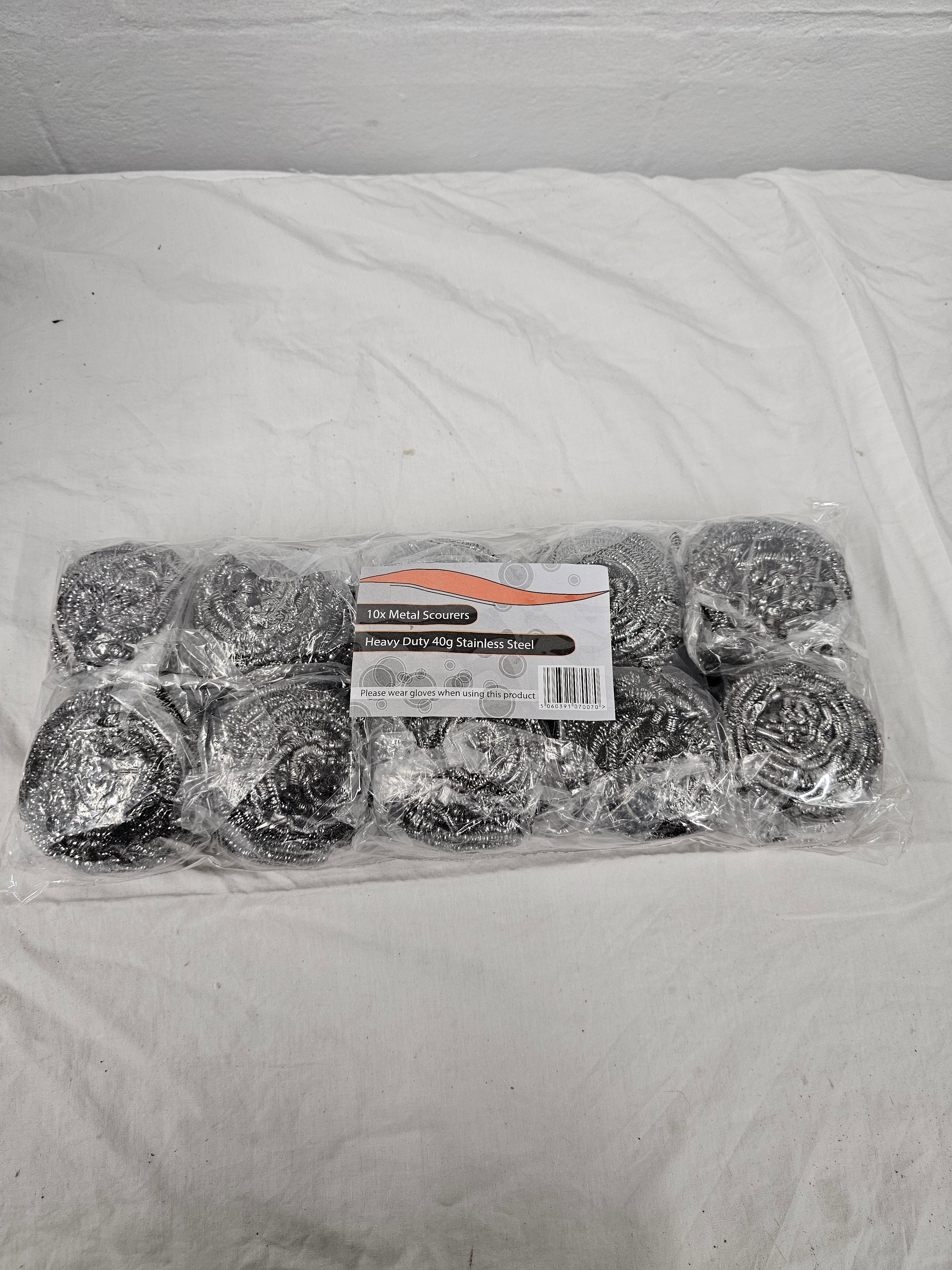 Metal scourer